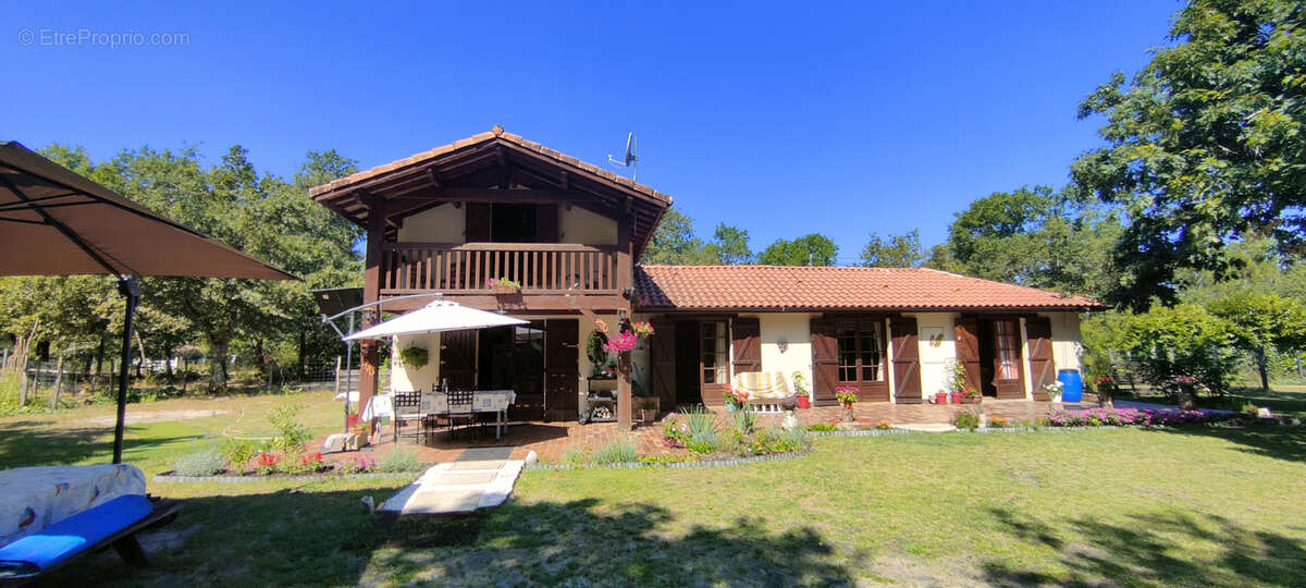 Autre à PARENTIS-EN-BORN