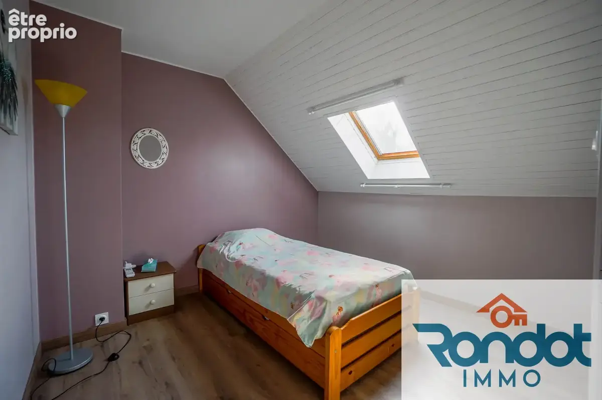 Maison 7 pieces / 5 chambres / environ 136 m2 au sol / parcelle 830 m2 / piscine / sous-sol complet - photo 10