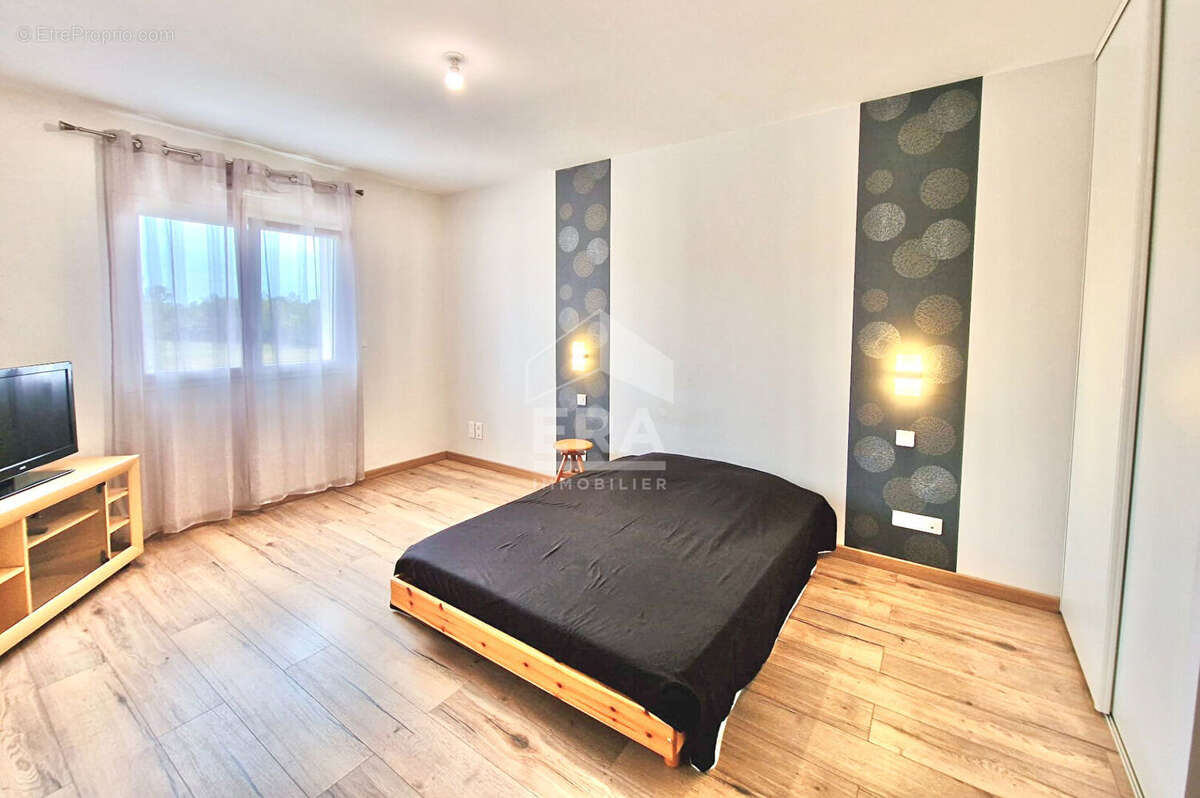 Maison à SAINT-JEAN-DE-LIVERSAY