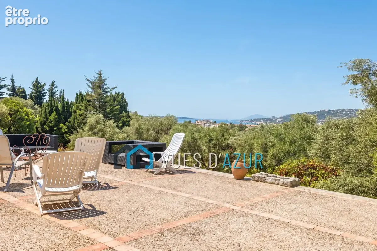 Maison 204 m² à Antibes  - photo 2