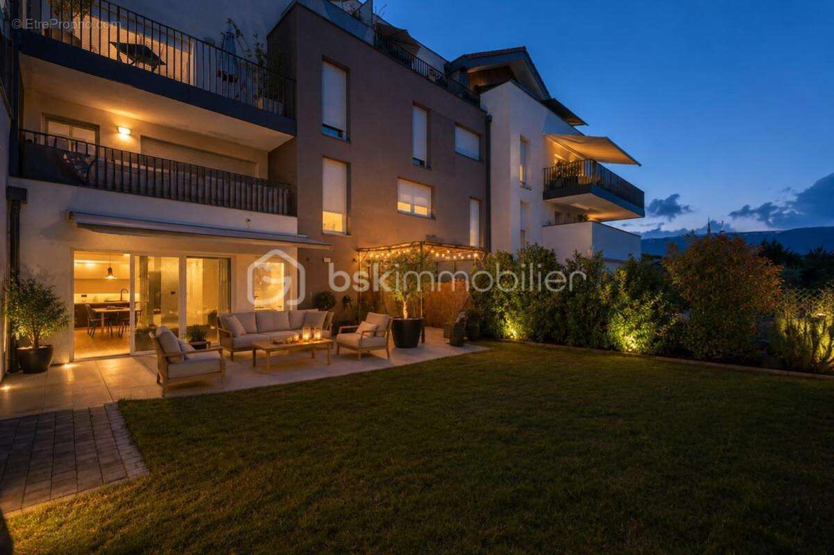Magnifique T3 en rez-de-jardin / Place de parking / Cave / Garage en sus - photo 16