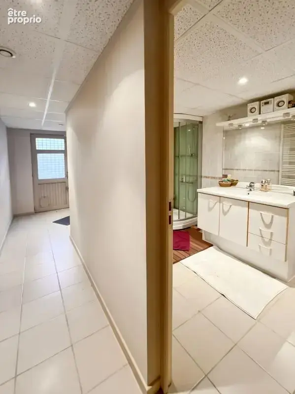 Maison familiale avec piscine, espace indépendant et grand jardin verdoyant - photo 32