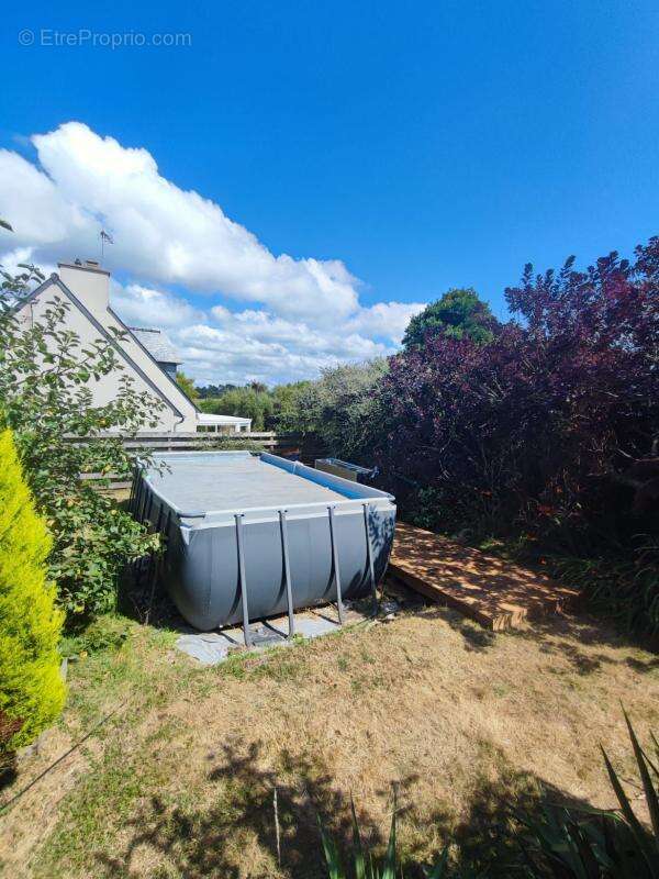 Maison à LAMPAUL-PLOUARZEL