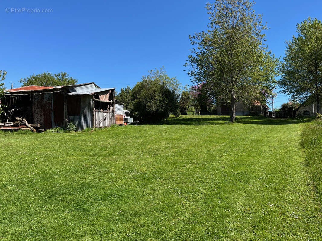Maison à COUSSAC-BONNEVAL
