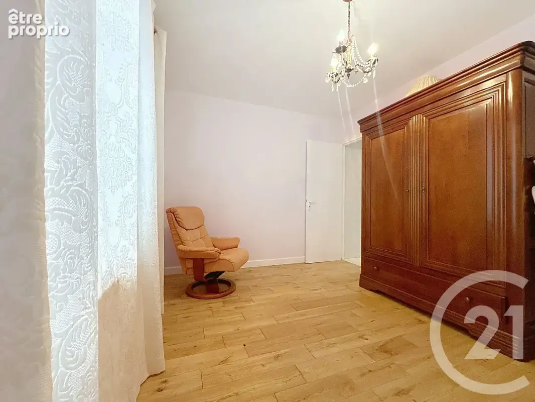 Maison 6 pièces 143 m² à vendre à Rampillon (77370) - photo 9