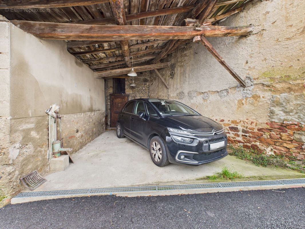 Maison à SAINT-BARTHELEMY-LESTRA