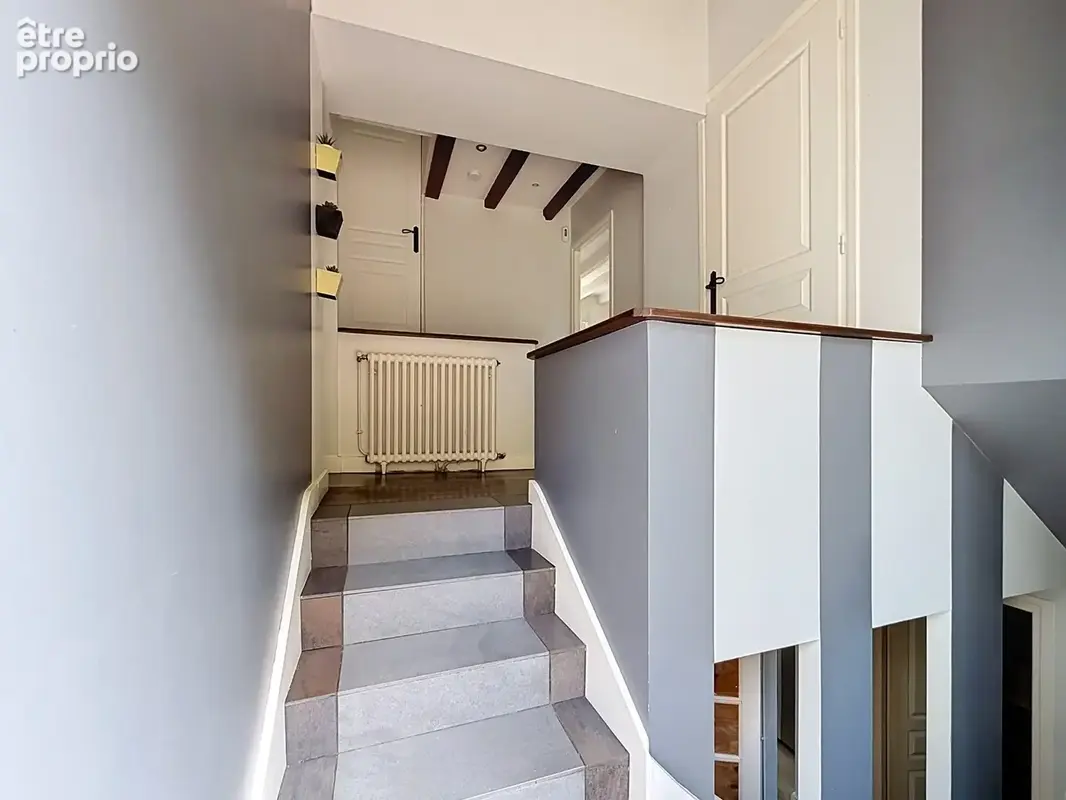 SAINT-ANTOINE-DU-ROCHER – Maison de caractère en tuffeau avec piscine - photo 7