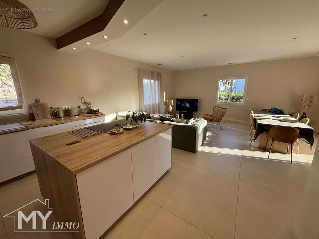 Maison à VILLENEUVE-LES-MAGUELONE