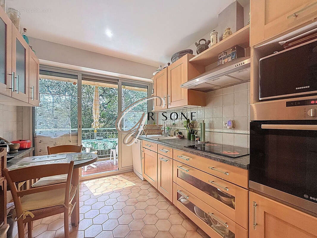 Appartement à SIX-FOURS-LES-PLAGES