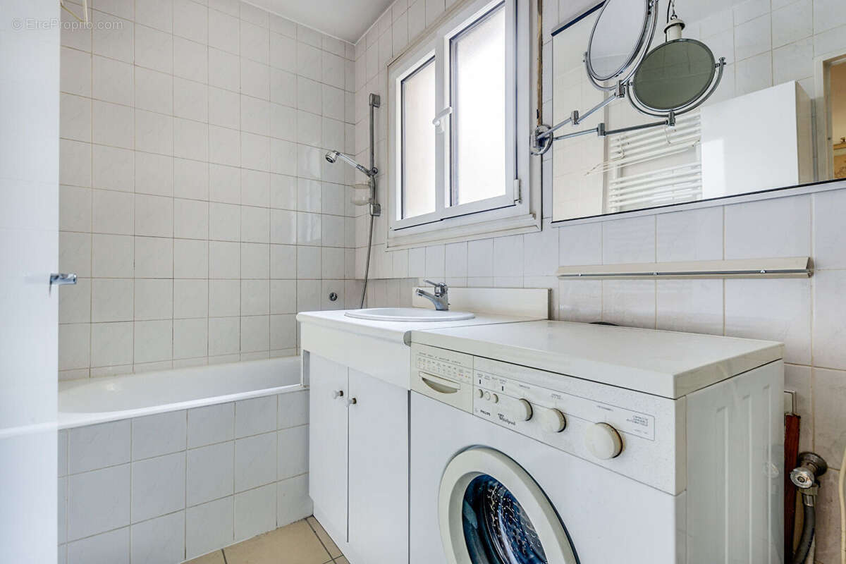 Appartement à PARIS-20E