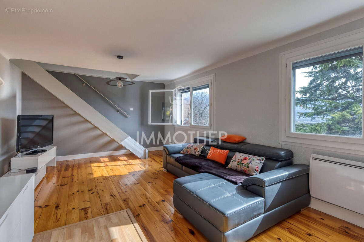 Appartement à MEYLAN