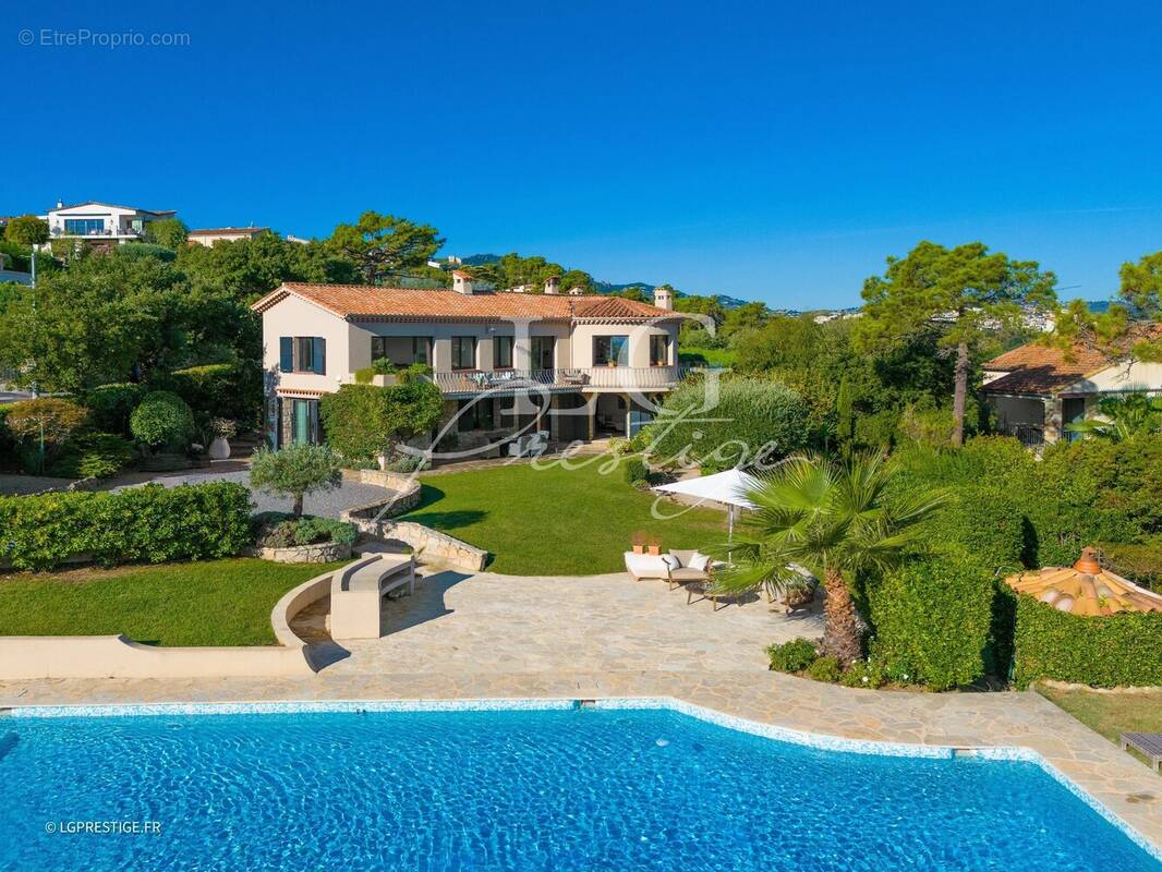 Maison à MANDELIEU-LA-NAPOULE