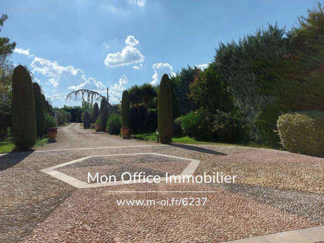 Maison à SENAS