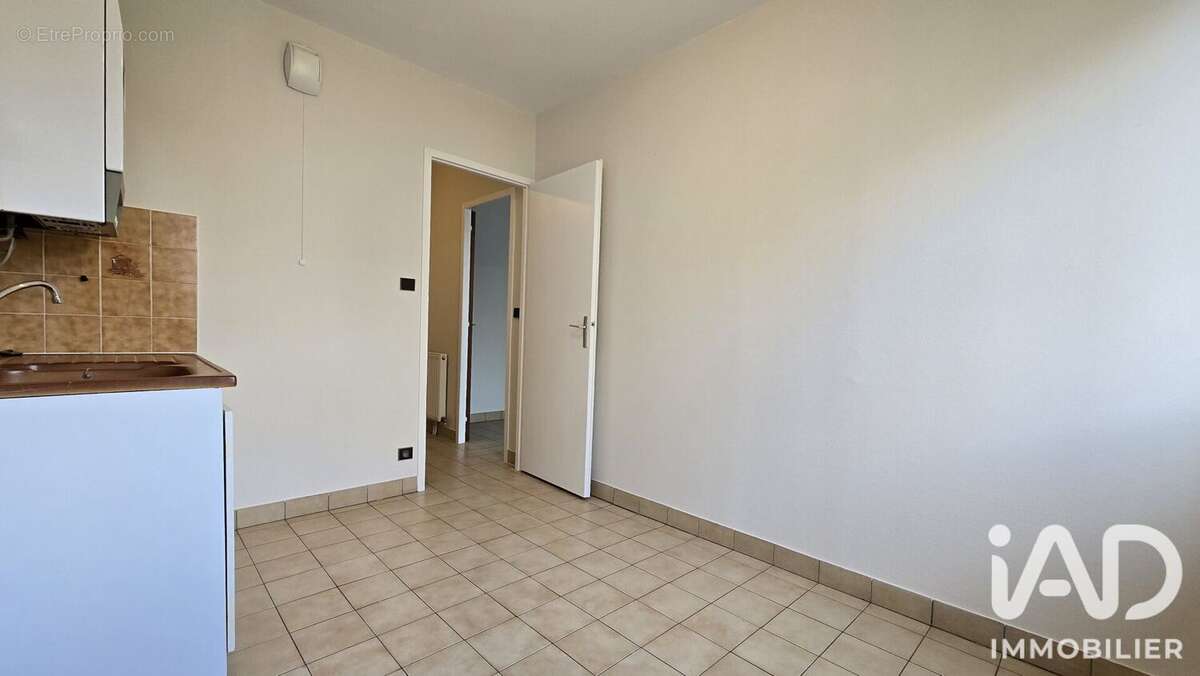 Appartement 65 m² à Niort  - photo 5