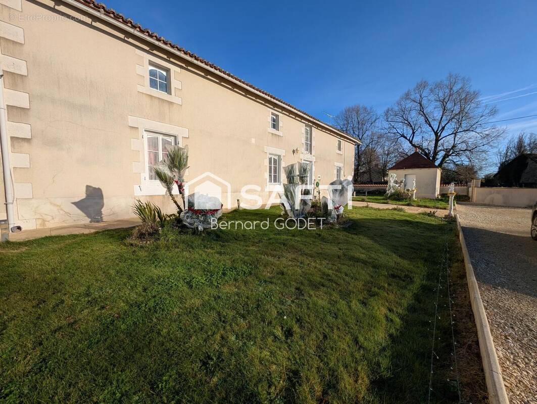 Photo 1 - Maison à ROMAGNE