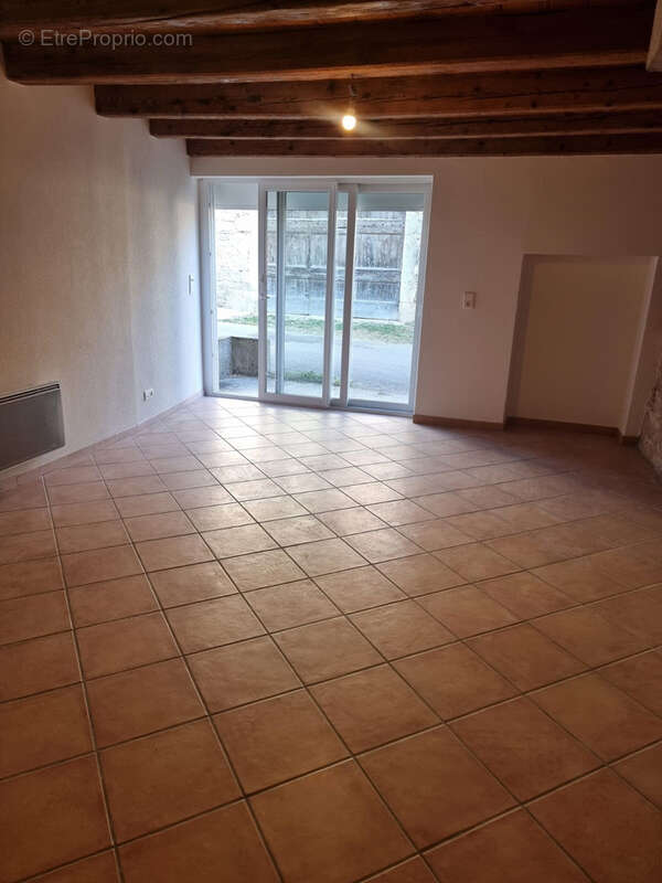 Maison à CHAMPAGNE-EN-VALROMEY