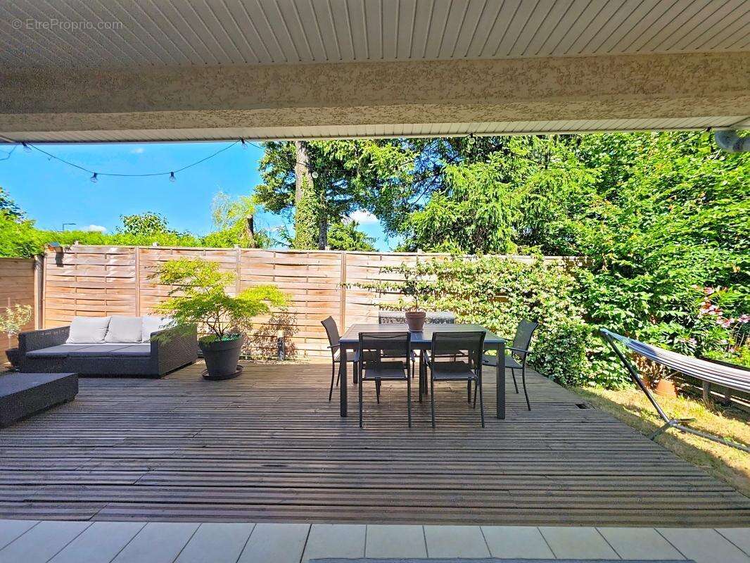 Maison - 4 Chambres - Buanderie - Cellier - Jardin - Terrasse - Garage - Place de stationnement - Proche toutes commodités - photo 11