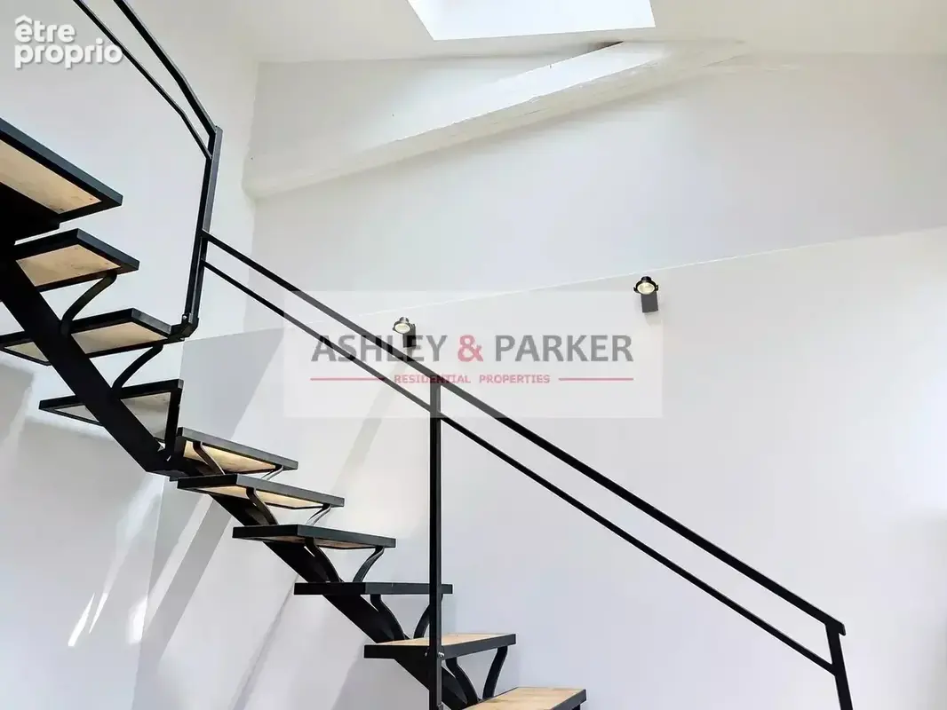 NICE GAIRAUT – VILLA LAETITIA – Appartement 4 pièces de caractère avec volumes, mezzanine, vue verdure et extérieur à aménager - photo 23
