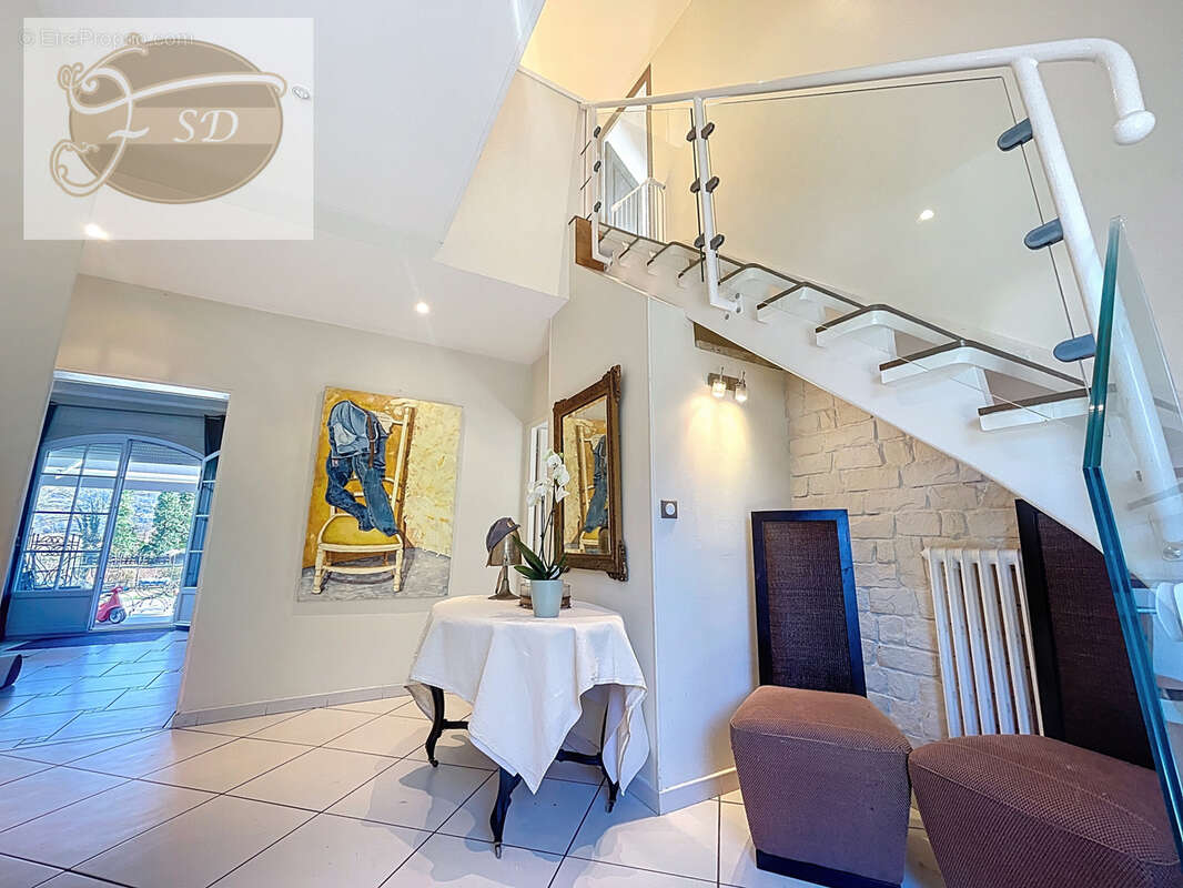 Maison à LA TERRASSE