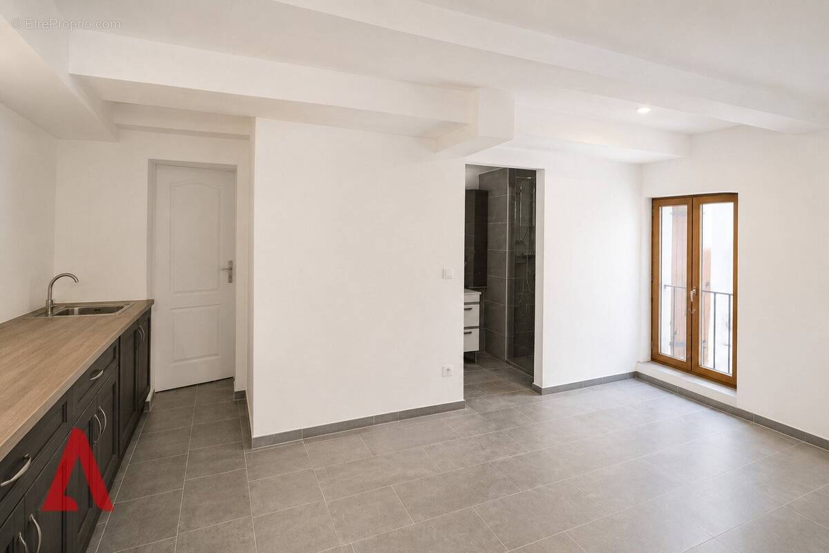 Maison de village avec garage et possibilité de créer jusqu'à 4 logements Airbnb  Fort potentiel d'investissement  Roujan  15 - photo 1