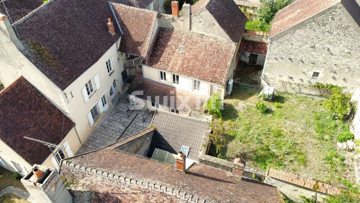 Maison à VARZY