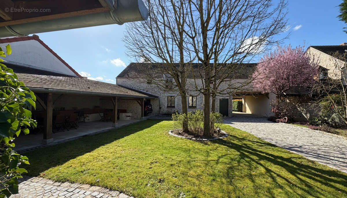 Maison à MONTFORT-L'AMAURY