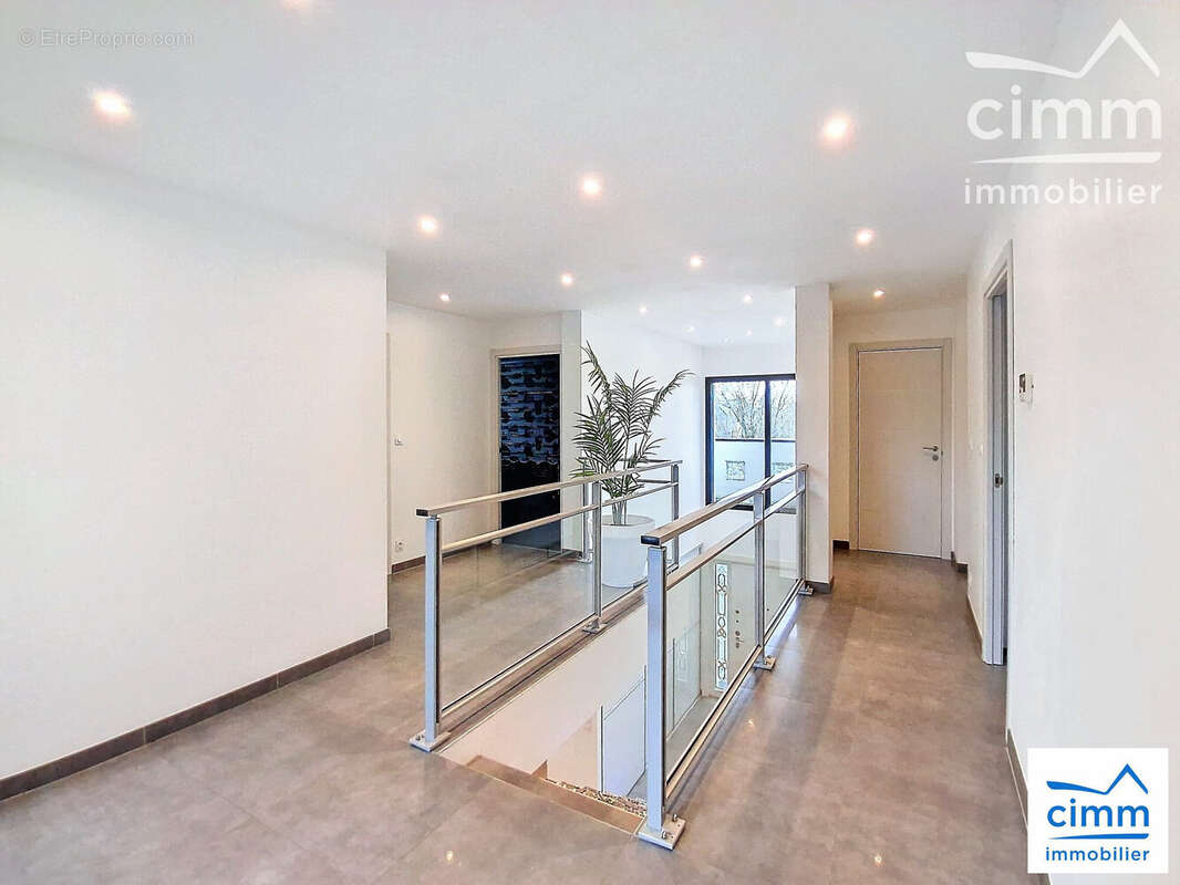 Maison à VERN-SUR-SEICHE