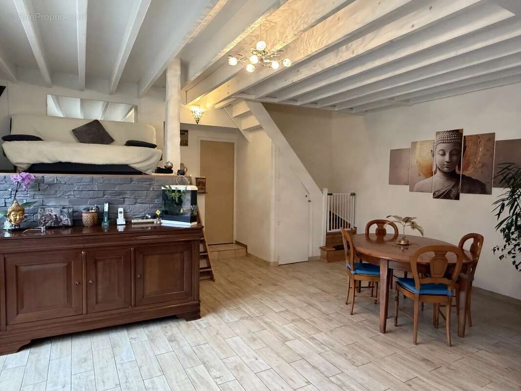 Maison à VILLENEUVE-LA-GUYARD