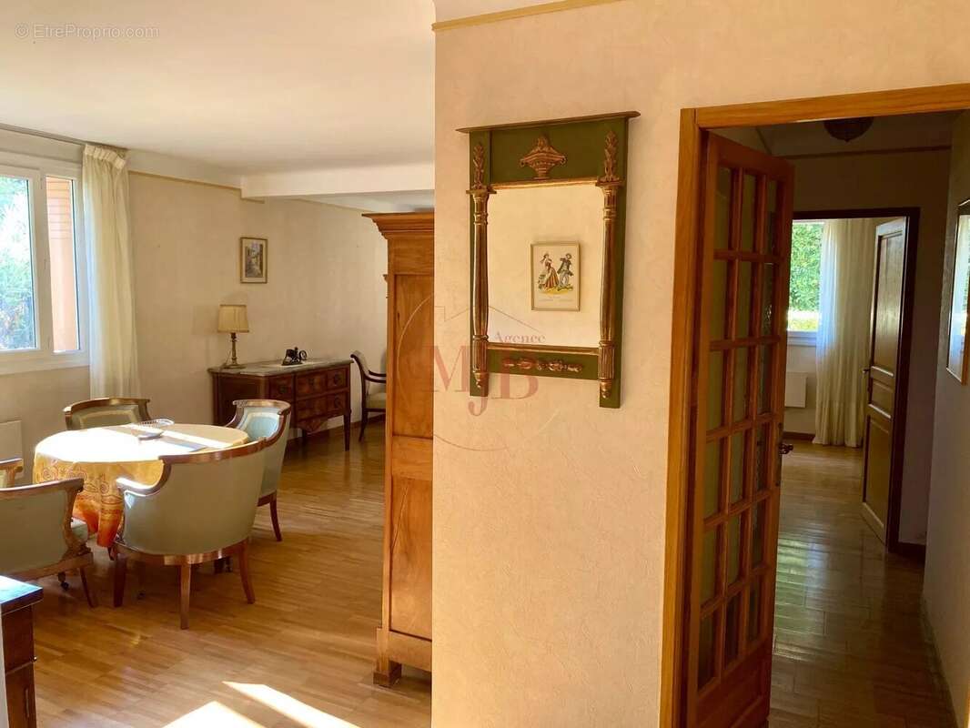 Aix est t4/5 sans nuisance 84 m2 toutes commodites - photo 10