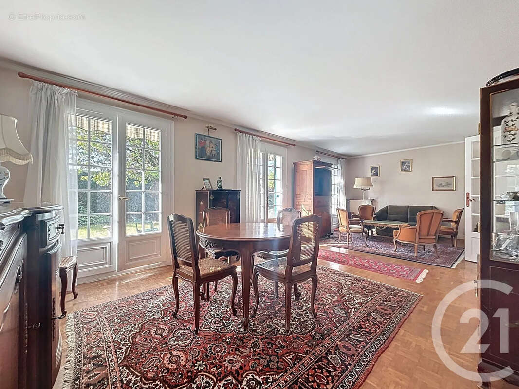 Maison à LE MEE-SUR-SEINE