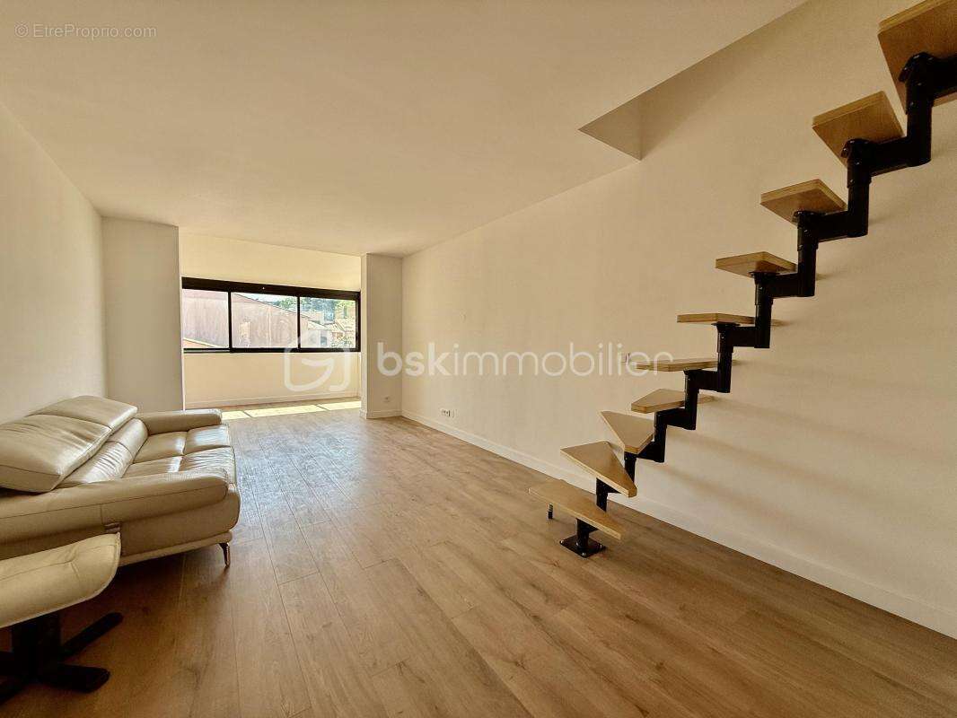 Appartement à MOUGINS