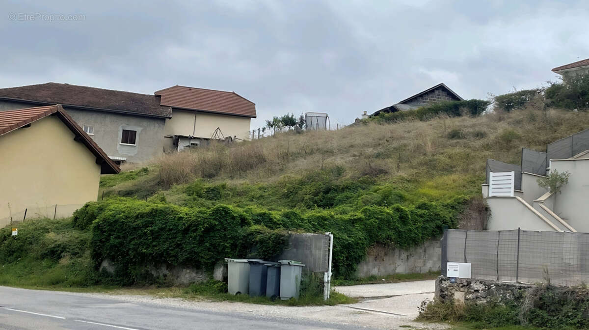 Terrain à APPRIEU