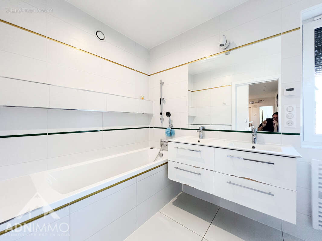 Maison à SAINT-GENIS-POUILLY