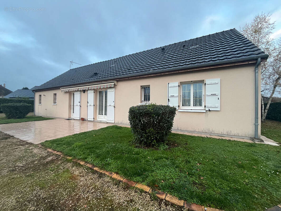 Maison à MEHUN-SUR-YEVRE