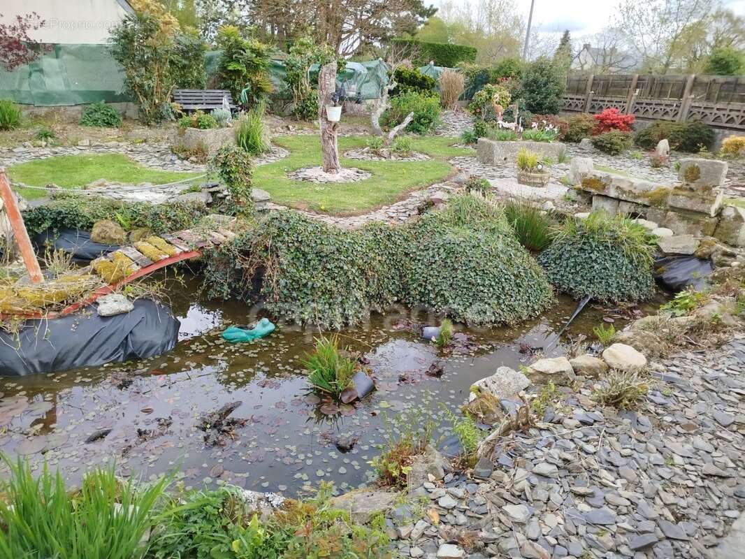 EXCLUSIVITE -PLEVIN- Maison convivial 176 m2 - Grand jardin arboré/paysager - dépendances proche de CARHAIX - photo 10