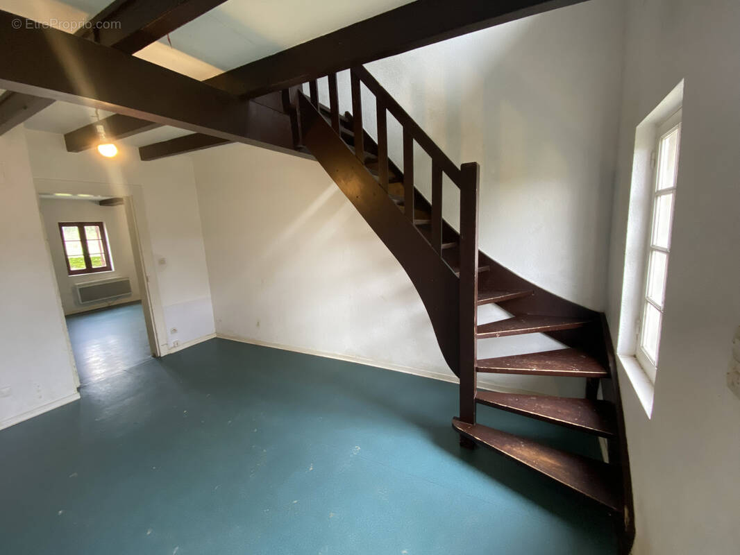 Maison à LA ROCHE-CHALAIS