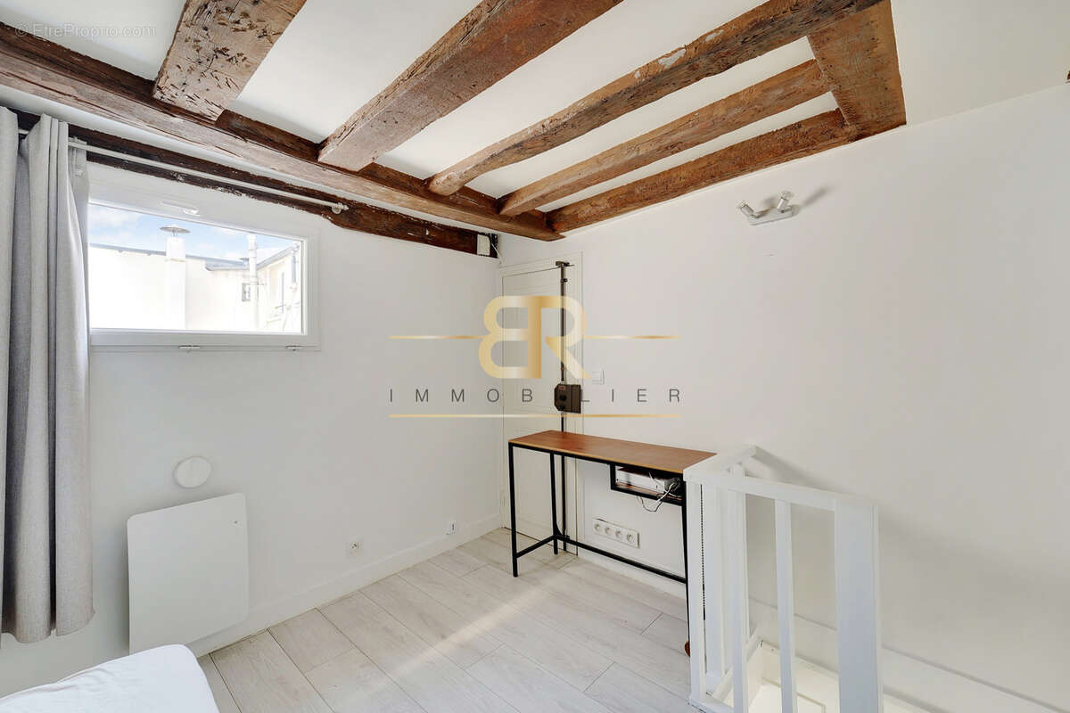 Appartement à PARIS-3E