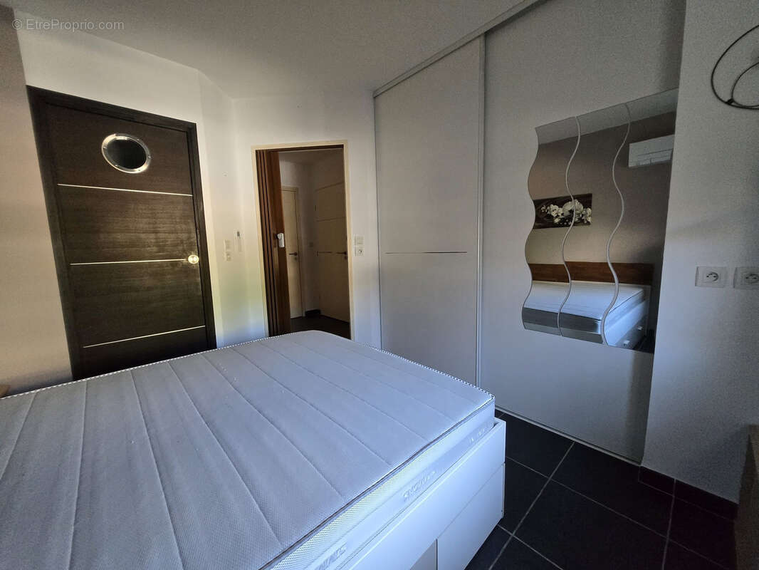 Appartement T2 avec terrasse et parking privatif - photo 5