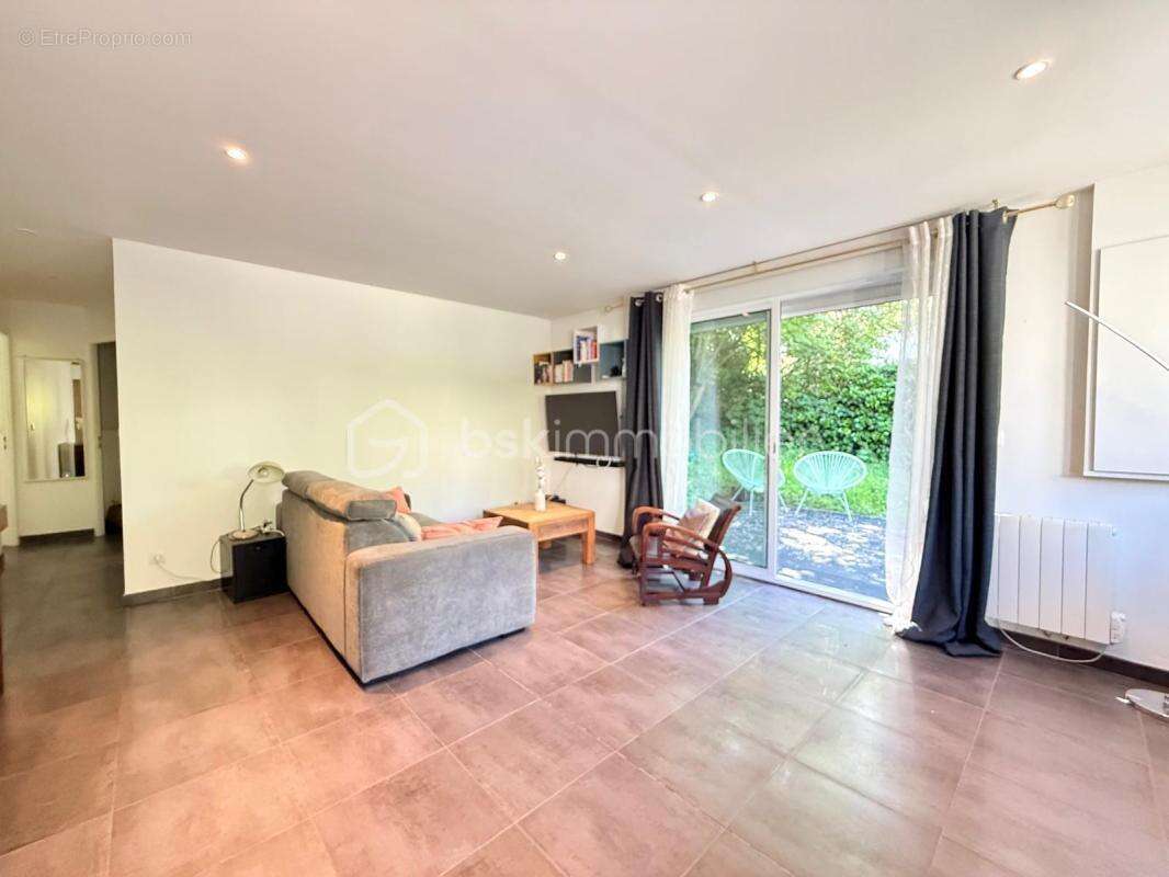 Appartement à NEUILLY-PLAISANCE