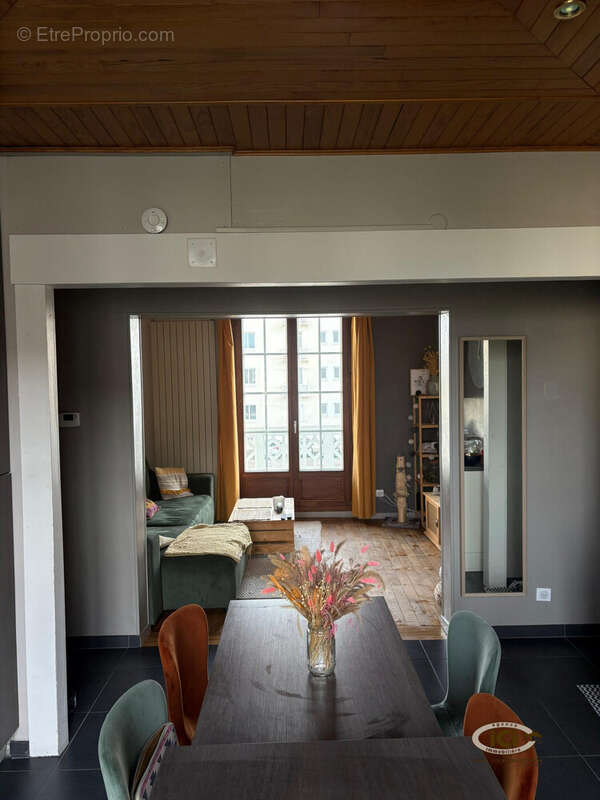 Appartement à VILLE-LA-GRAND