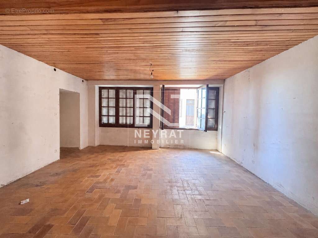 Maison à MONTCENIS