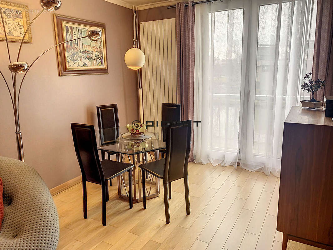 Appartement à SAINT-DENIS