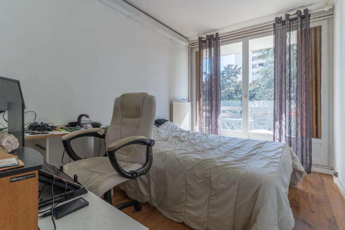 Appartement de 5 pièces de 91 m² à Saint-Ouen-l'Aumône - photo 7