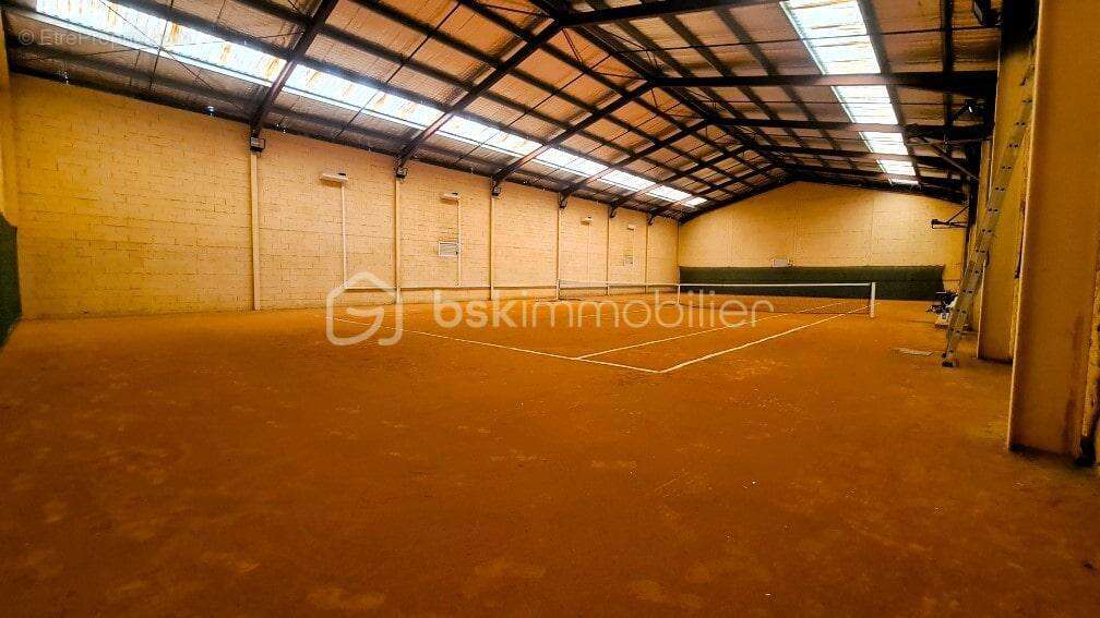Hangard- Tennis- Club house- Cabanon- Terrain- Port la nouvelle - photo 2
