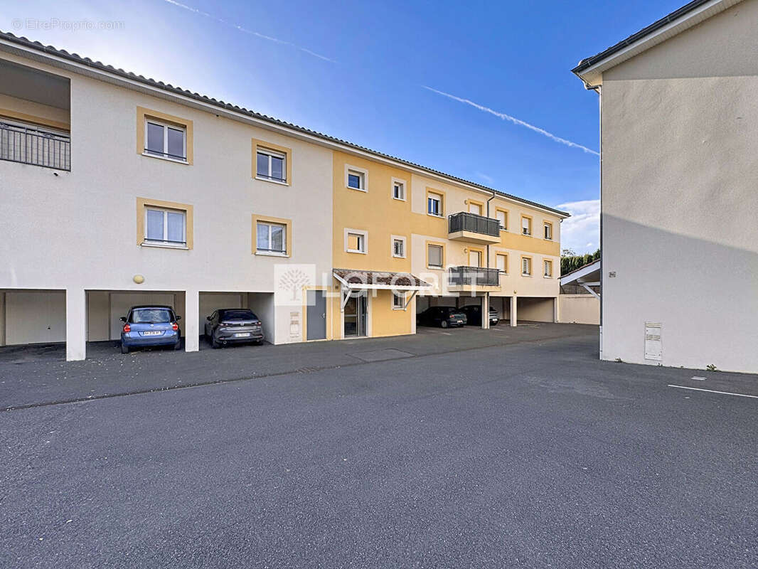 Appartement à ARS-SUR-FORMANS