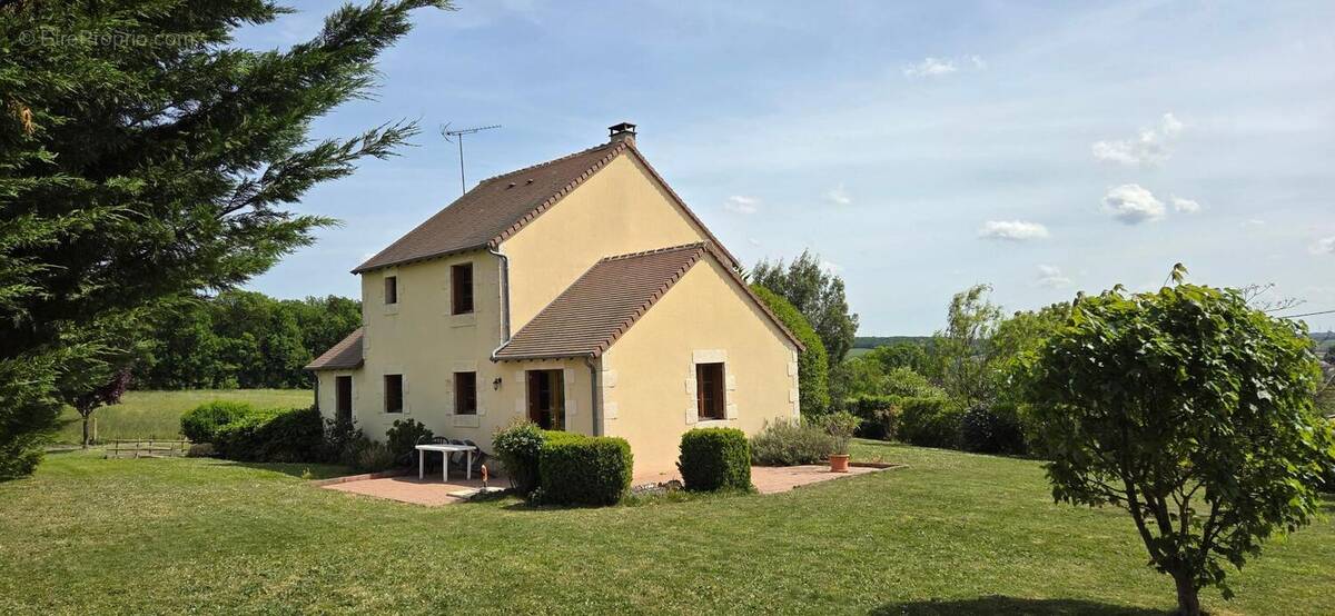 Photo 1 - Maison à COUSSAY-LES-BOIS