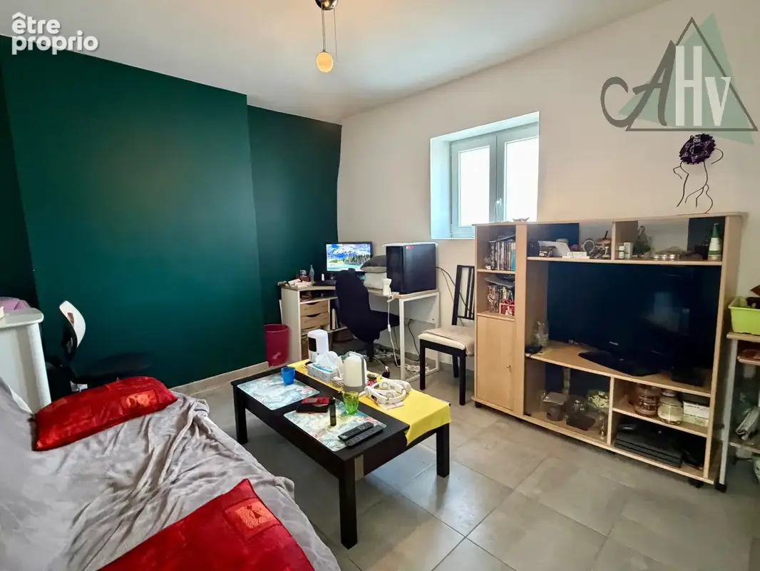 Maison de plain-pied - 70 m2 - F4 - Sainte-Colombe - photo 5