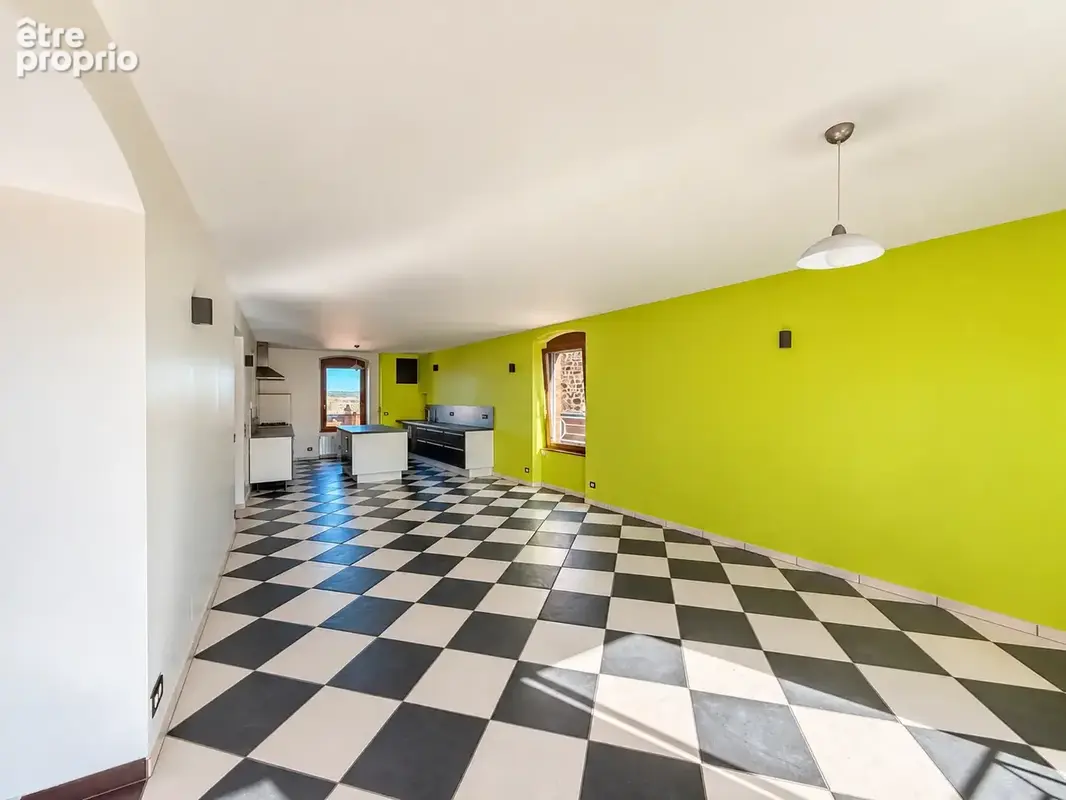 Appartement en duplex 174 m2 - MACLAS centre - 4 chambres, cave et terrasse privatives + jardin commun - photo 8