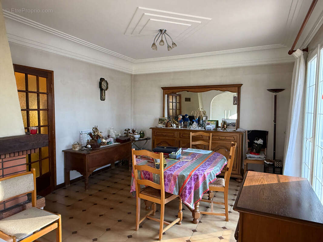 Maison à FONTAINE-LE-COMTE