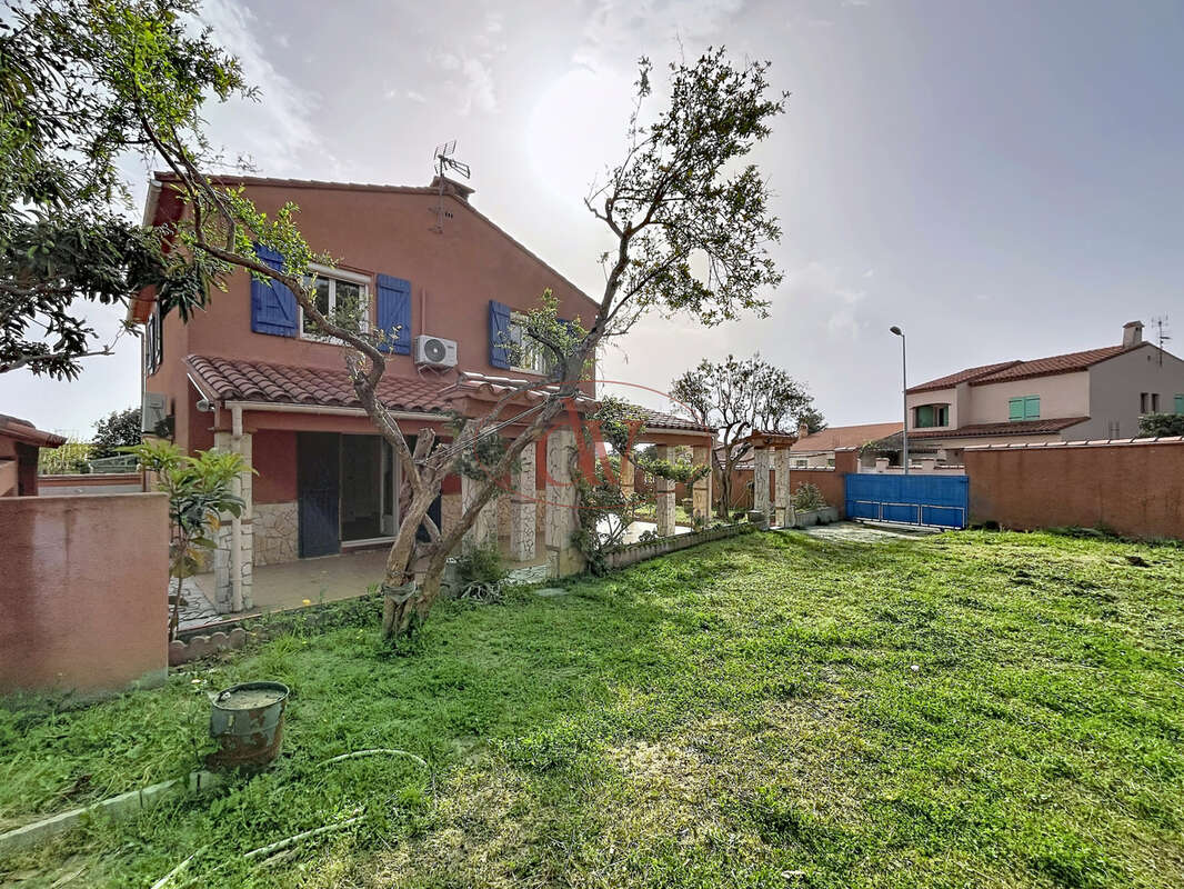Maison à MONTESCOT